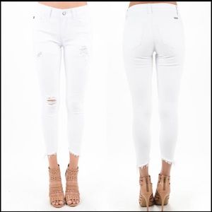 Size 29 — White Cropped Distressed Kancan Skinnies